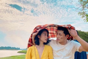 可银（左）是北上发展并取得成功的女艺人之一。