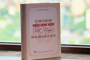 阮富仲总书记著作《建设与发展富有民族特色的越南先进文化》。