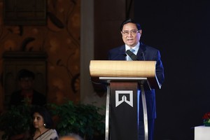 政府总理范明政在会上发言。（图：越通社）