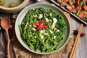 蒜蓉炒空心菜会致肥？