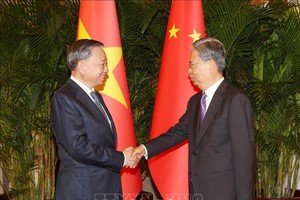 党中央总书记、国家主席苏林会见中国人大常委会委员长赵乐际