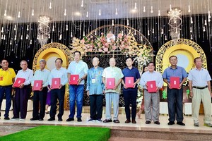 平顺省藩切市关帝庙向本市各华人单位致谢。