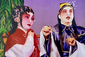 统一粤剧团演戏庆中秋