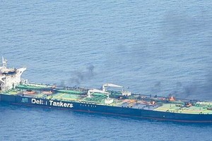 这是8月28日在红海拍摄的油轮“苏尼翁”号。（图：新华社）