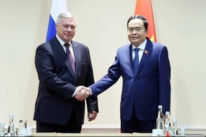 越南国会主席陈清敏会见俄罗斯罗斯托夫州州长瓦西里‧戈卢别夫。（图：越通社）