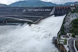 和平省水电工程1个闸门已于9月10日中午12时关闭。（图：黄诗）