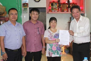 庆云南院向一华人户移交修缮漏水住房工程