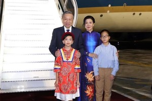 党中央总书记、国家主席苏林夫人造访武氏胜小学