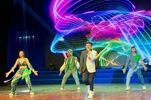 李志成“涉足舞台，双十年华”演唱会