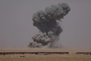 美英飞机的空袭。（图：美国陆军）