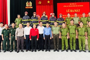 市公安厅两个特别精锐消防警察组成立