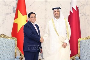 范明政总理与卡塔尔首相谢赫·穆罕默德·本·阿卜杜勒拉赫曼·阿勒萨尼。（图：越通社）