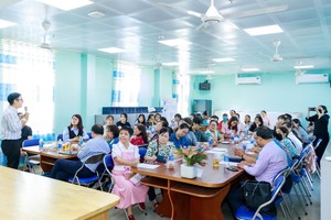 华文老师业务集训班一隅。