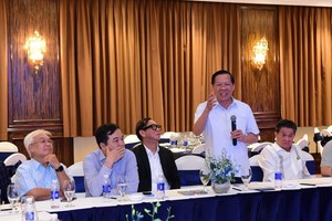 市人委会主席潘文迈发表。