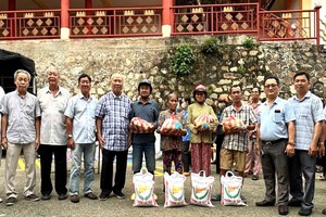 头顿崇正天后宫贺四面佛诞与济贫