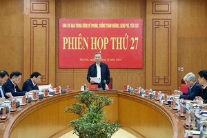 党中央总书记、中央肃贪反腐反浪费指委会主任苏林主持会议。（图：VOV