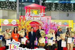 胡志明市迎来新年首批“开年红”旅游团