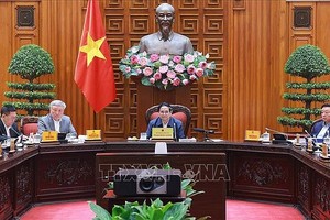 选择最佳方案实施重组组织架构