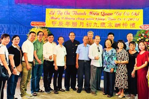 古芝关帝庙理事会与诸位贵宾合照留念。