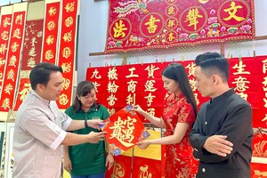 栩栩如生的手写挥春仍具魅力。