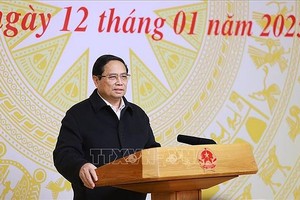 政府总理范明政在会议上发表讲话。（图：越通社）