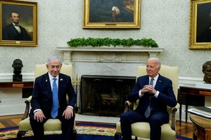 以色列总理办公室说，内塔尼亚胡向拜登通报，达成释放人质协议的谈判进展，以及对多哈谈判代表团的授权。（图：路透社）