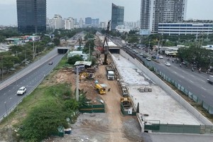 2024年12月初，HC1隧道分支施工现场（右）。