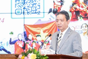 黄道刚副部长在《战略》开展会议上发表意见。