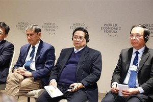 政府副总理范明政出席智能时代中全球发展座谈会。（图：越通社）