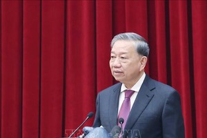 党中央总书记苏林致闭幕词。（图：越通社）