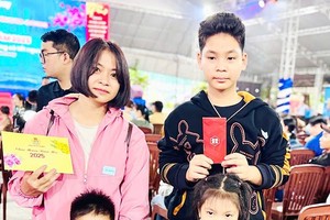 工人家庭准备返乡过年。