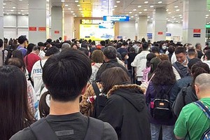 富国国际机爆满令外国游客不满