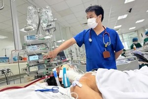 一名流感患者正在中央热带病医院重症监护室接受治疗。