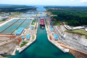 巴拿马运河一隅。（图：互联网）