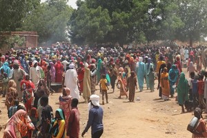 阿德雷的苏丹难民，这是苏丹和乍得之间的一个边境口岸，是苏丹数百万人的重要援助生命线。（图：联合国）