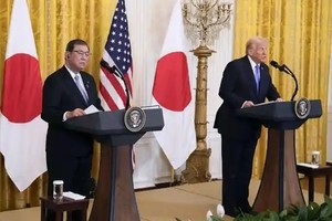 日本首相石破(左)与美国总统特特朗普举行联合记者会。（图：互联网）