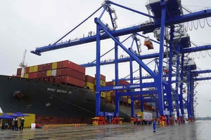 福安港迎接首艘货轮靠泊