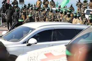 巴以移交被扣押人员。（图：互联网）