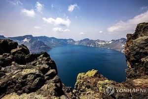 白頭山天池。（图：韩联社）