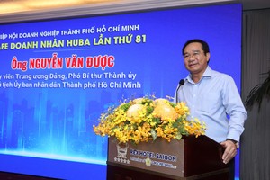 市人委会主席阮文得在活动上致辞。（图：蓝江）