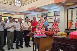 何氏宗祠春祭仪式。