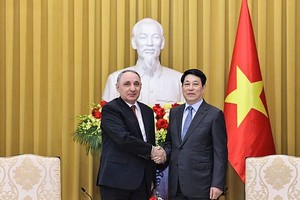 国家主席接见阿塞拜疆最高人民检察院长