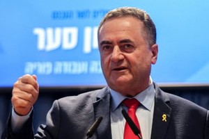 以色列国防部长卡茨说，「自愿移民事务局」将为有意离开加沙的巴人提供安全监督下的离境通道和手续。（图：AFP）