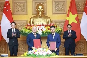 新加坡总理黄循财圆满结束对越南正式访问