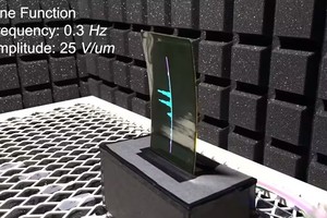 首款自发声动态变形 OLED 面板问世