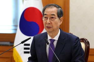 4月2日，在中央政府首尔办公楼，代总统韩悳洙主持召开治安相关部门长官会议。（图：韩联社）