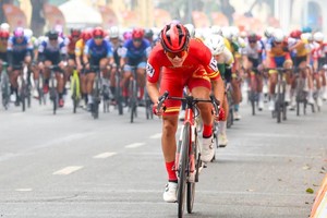 车赛现场一幕。