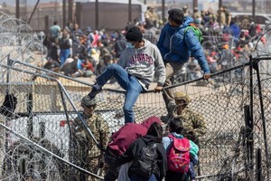 非法越境的移民。（示意图：互联网）