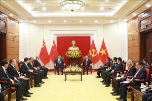 两国总书记举行小范围茶叙