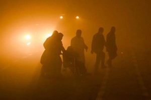 沙尘暴袭击伊拉克中、南部，逾1800人呼吸问题就医。（图：互联网）